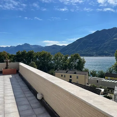 Апартаменты Lakeview Luxury Penthouse